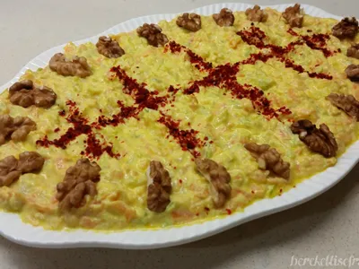 Yoğurtlu Kabak Havuç Salatası