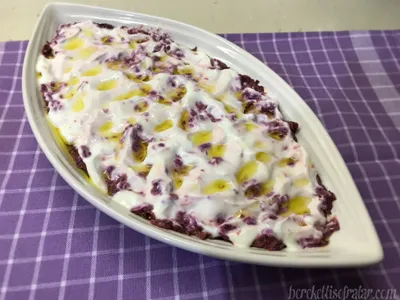 Yoğurtlu Mor Havuç Salatası