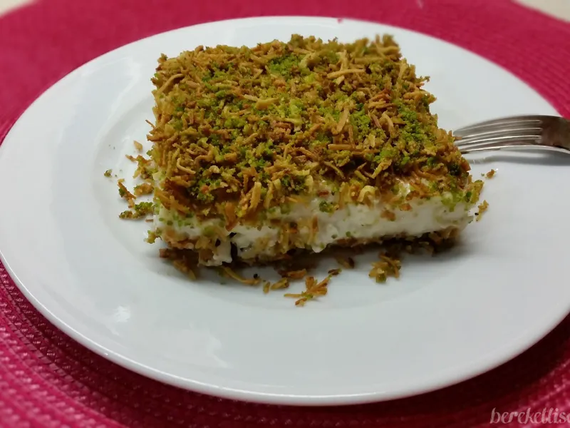 ﻿Fıstıklı Kadayıflı Muhallebi Tarifi