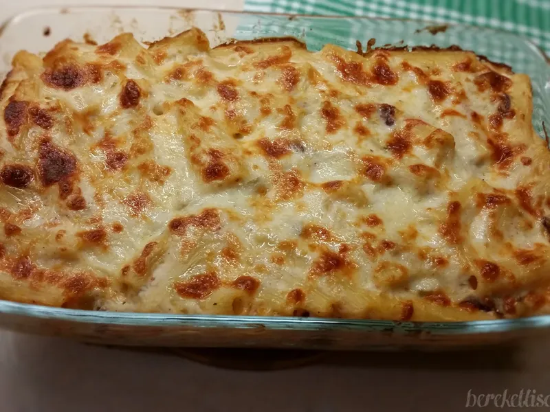 Sucuklu Fırın Makarna Tarifi