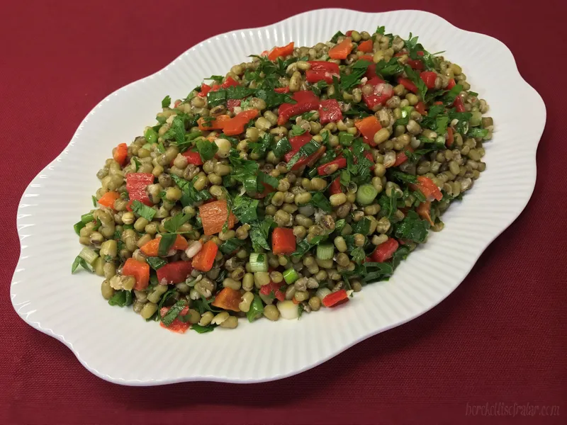 Maş Fasulyesi Salatası