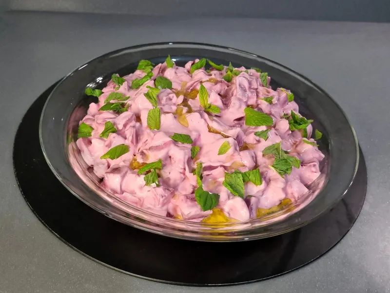 YOĞURTLU PEMBE PANCAR SALATASI
